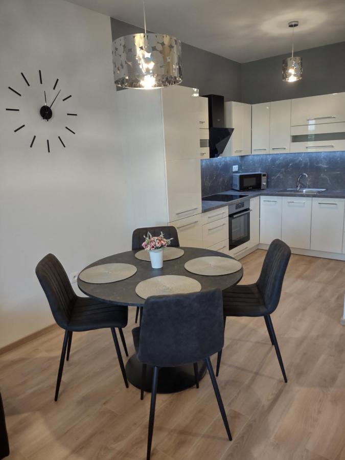 Karina Apartman Appartement Dunajská Streda Buitenkant foto