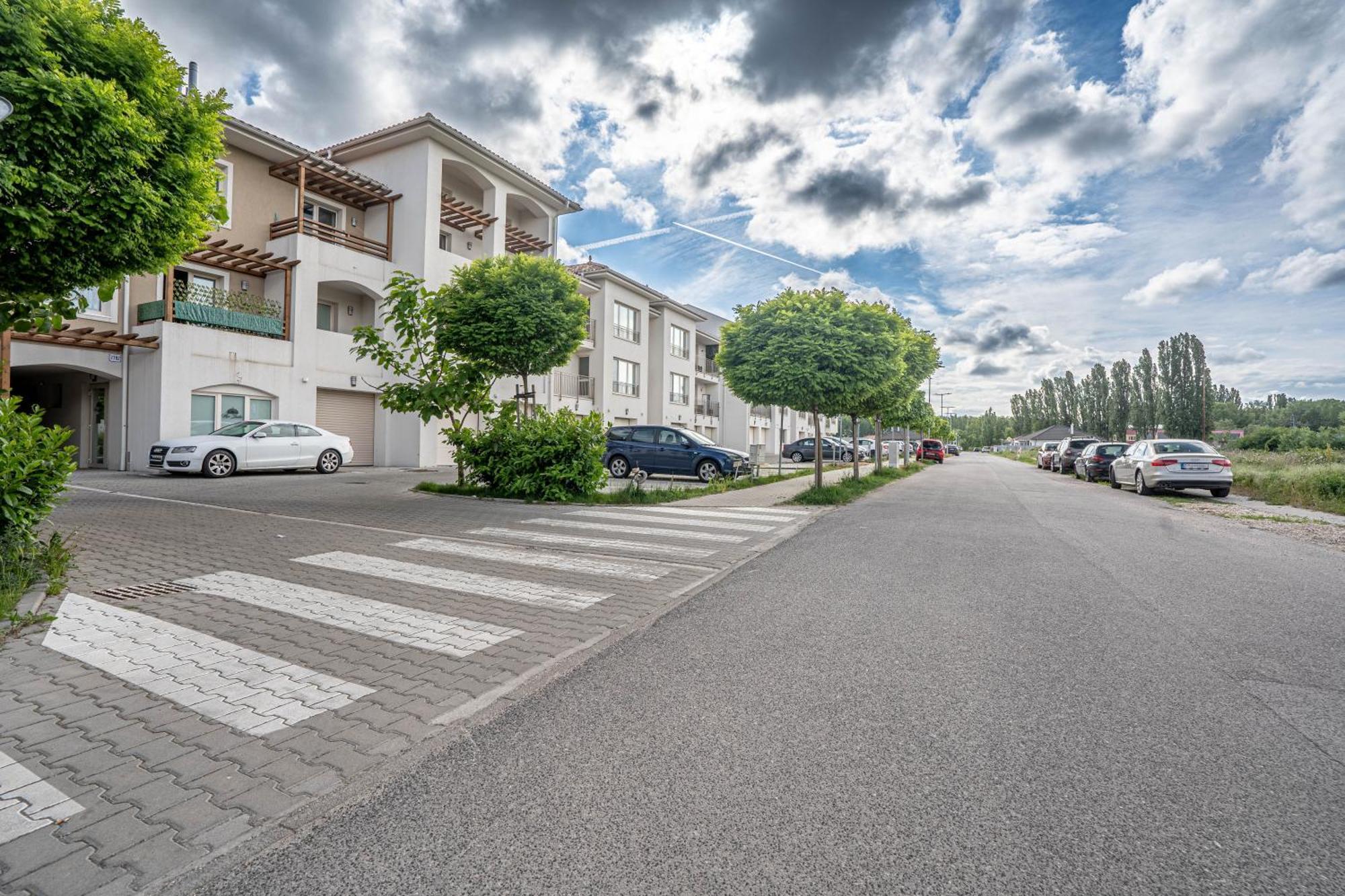 Karina Apartman Appartement Dunajská Streda Buitenkant foto