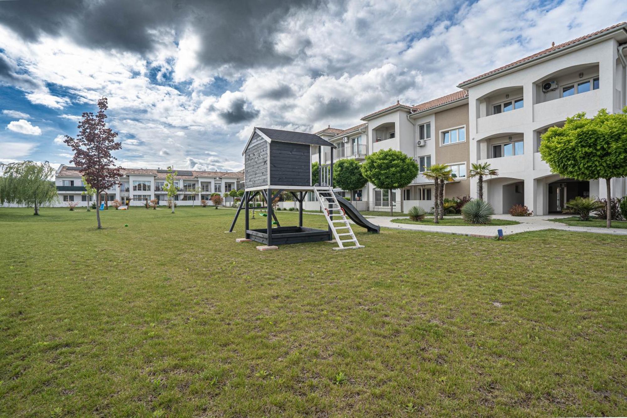 Karina Apartman Appartement Dunajská Streda Buitenkant foto